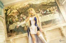 Kach cosplaying Jeanne Kaguya D'arc of Nobunaga the Fool