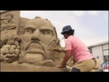 Giant Attack on Titan Sand Art Appeared in Enoshima
