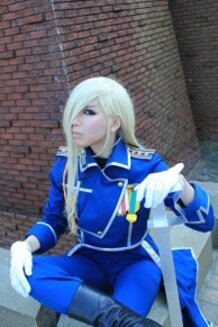 Olivier Mira Armstrong (Fullmetal Alchemist) 