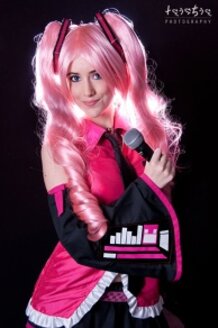 Pink Miku Vocaloid Cosplay