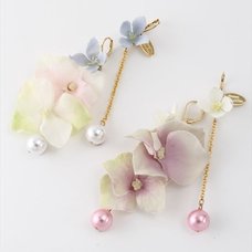 Honey Salon Asymmetrical Flower Earrings