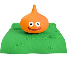 Dragon Quest Plastic Model Kit Series She-Slime w/ Meadow Base (Re-run)