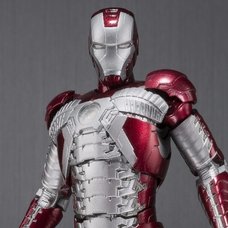 S.H.Figuarts Iron Man 2: Iron Man Mark V & Hall of Armor Set