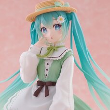 Hatsune Miku Fashion Country Ver. Non-Scale Figure