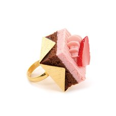 Q-pot. Strawberry Chocolate Petit Cake Ring
