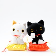 Kutusita Nyanko Lucky Cat Plush Toy