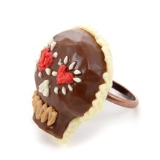 Q-pot. Parlor Chocolat Skull Ring