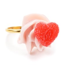 Q-pot. Parlor Love Heart Whipped Cream Ring
