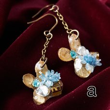 Dangling Flower Earrings