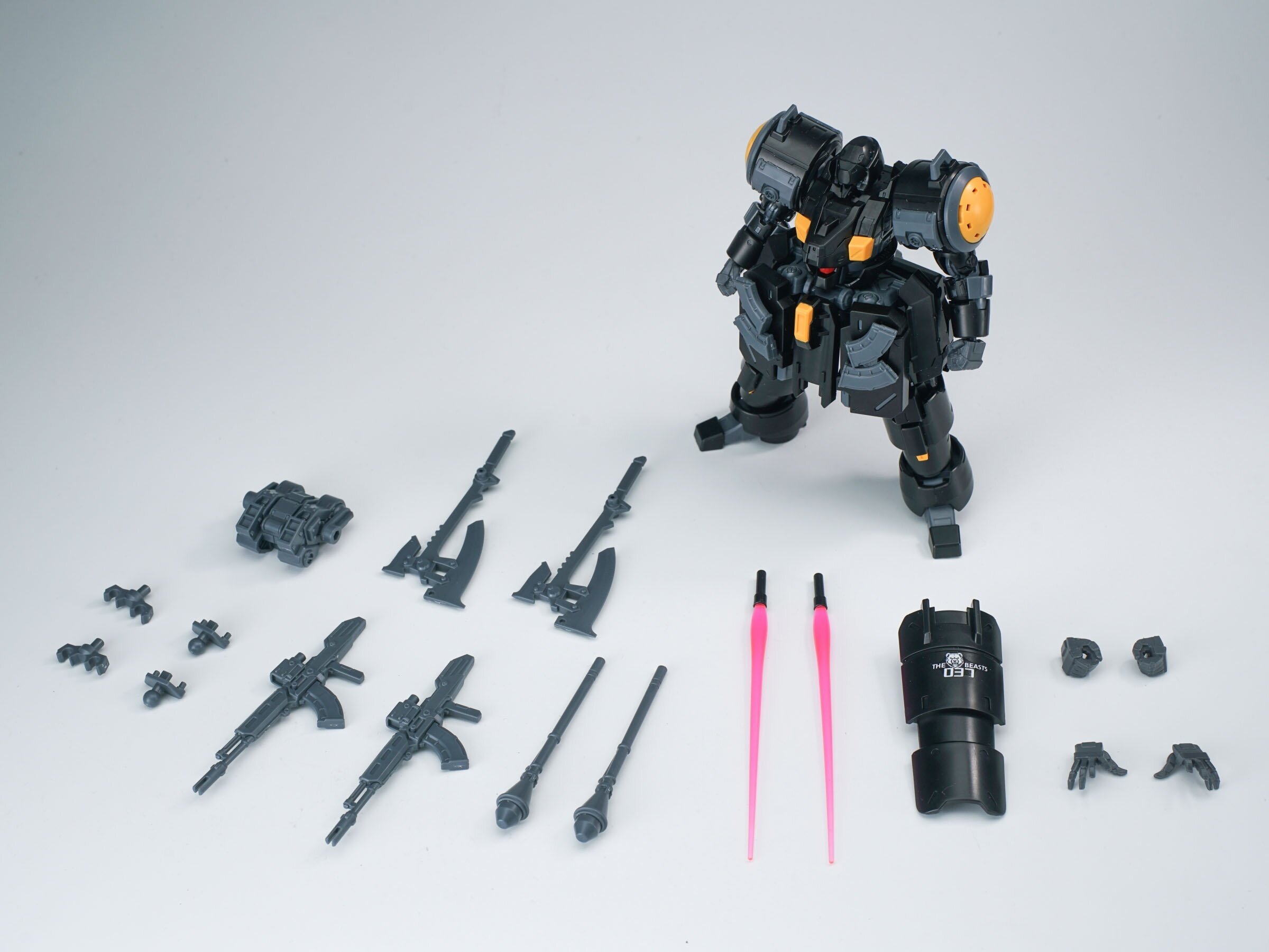 Ultra Action Trooper Series Zarov M1 (Metallic Black) 1/144 Scale