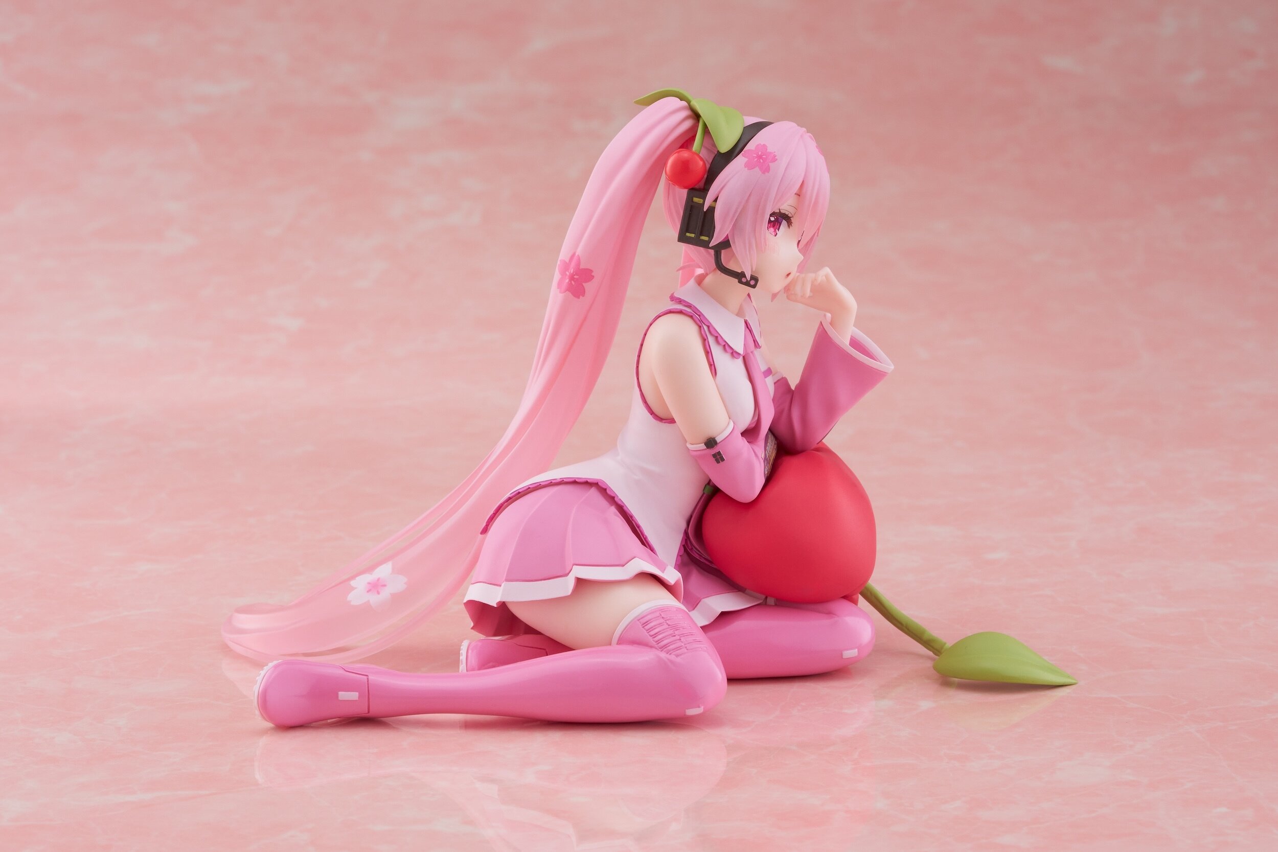 Desktop Cute Figure Sakura Miku: Cherry Cushion Ver.: Taito