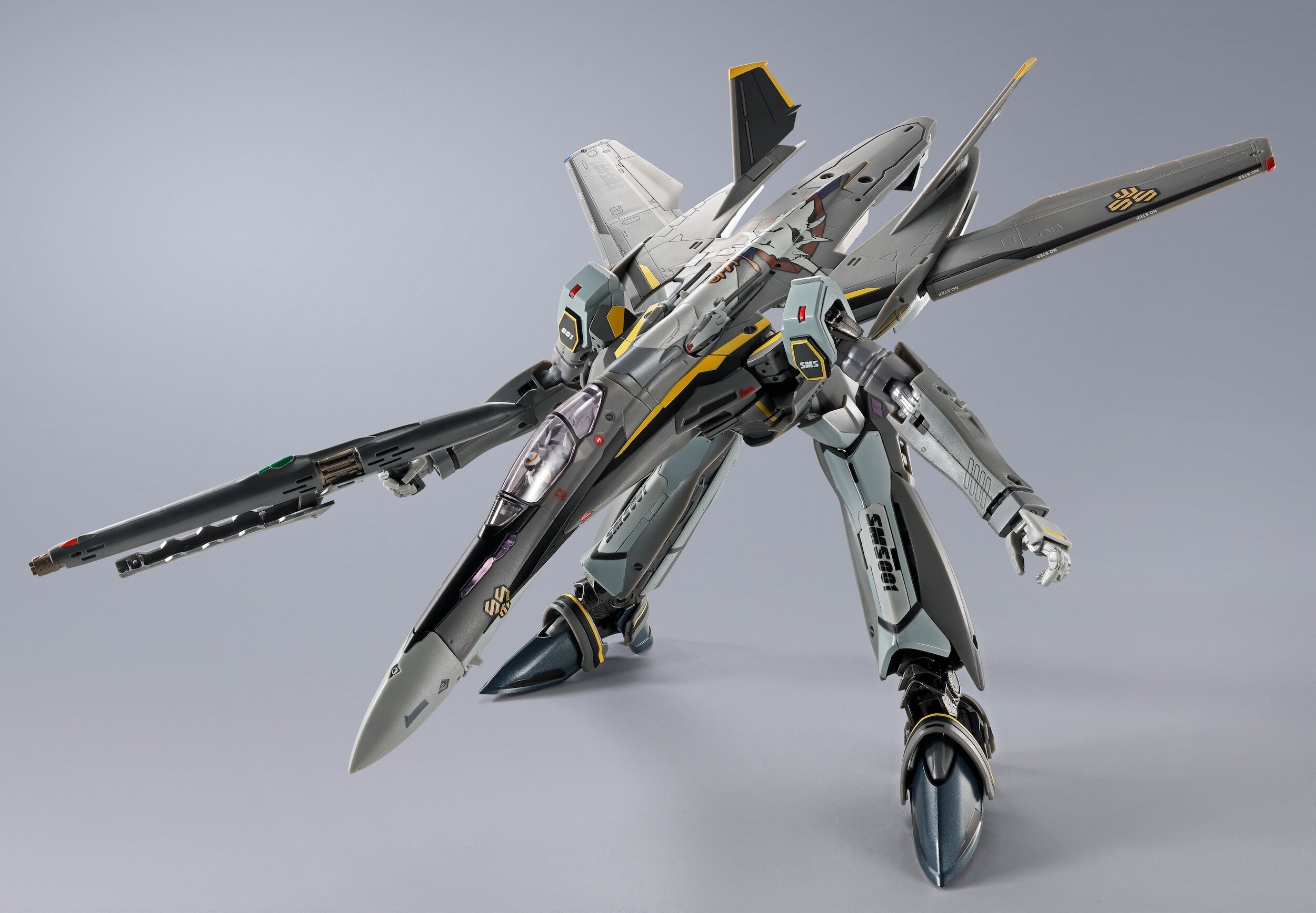 DX Chogokin VF-25A Messiah Valkyrie (Macchina Generale) – Japan Import