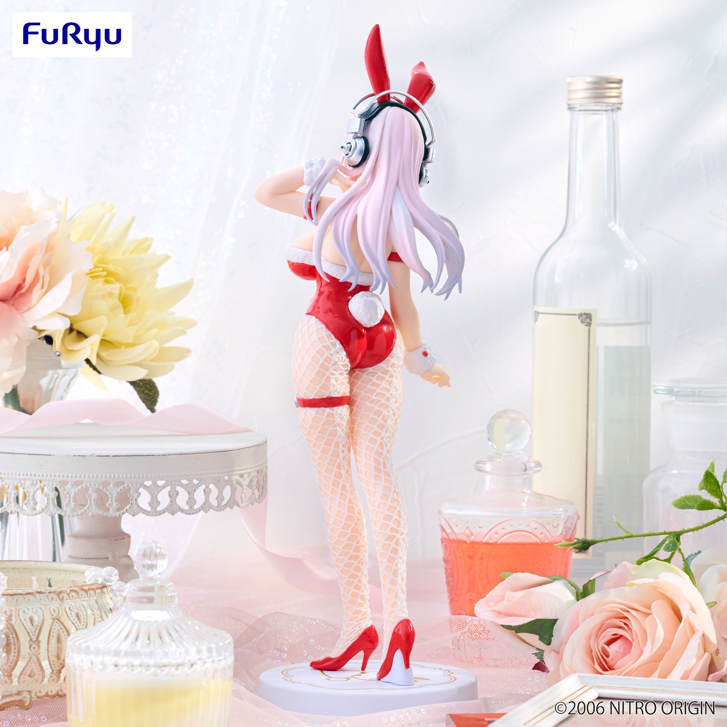 BiCute Bunnies Figure Super Sonico: Red Color Ver.: Furyu - Tokyo