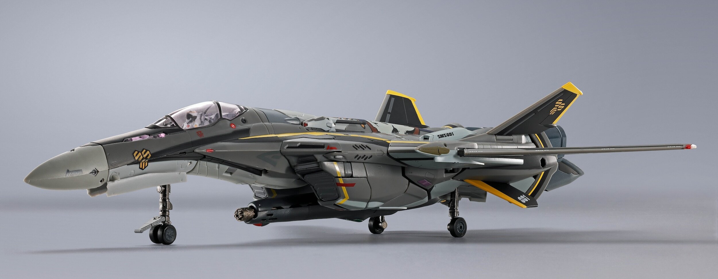 DX Chogokin Macross VF-25S Armored Messiah Valkyrie (Ozma・Lee Use