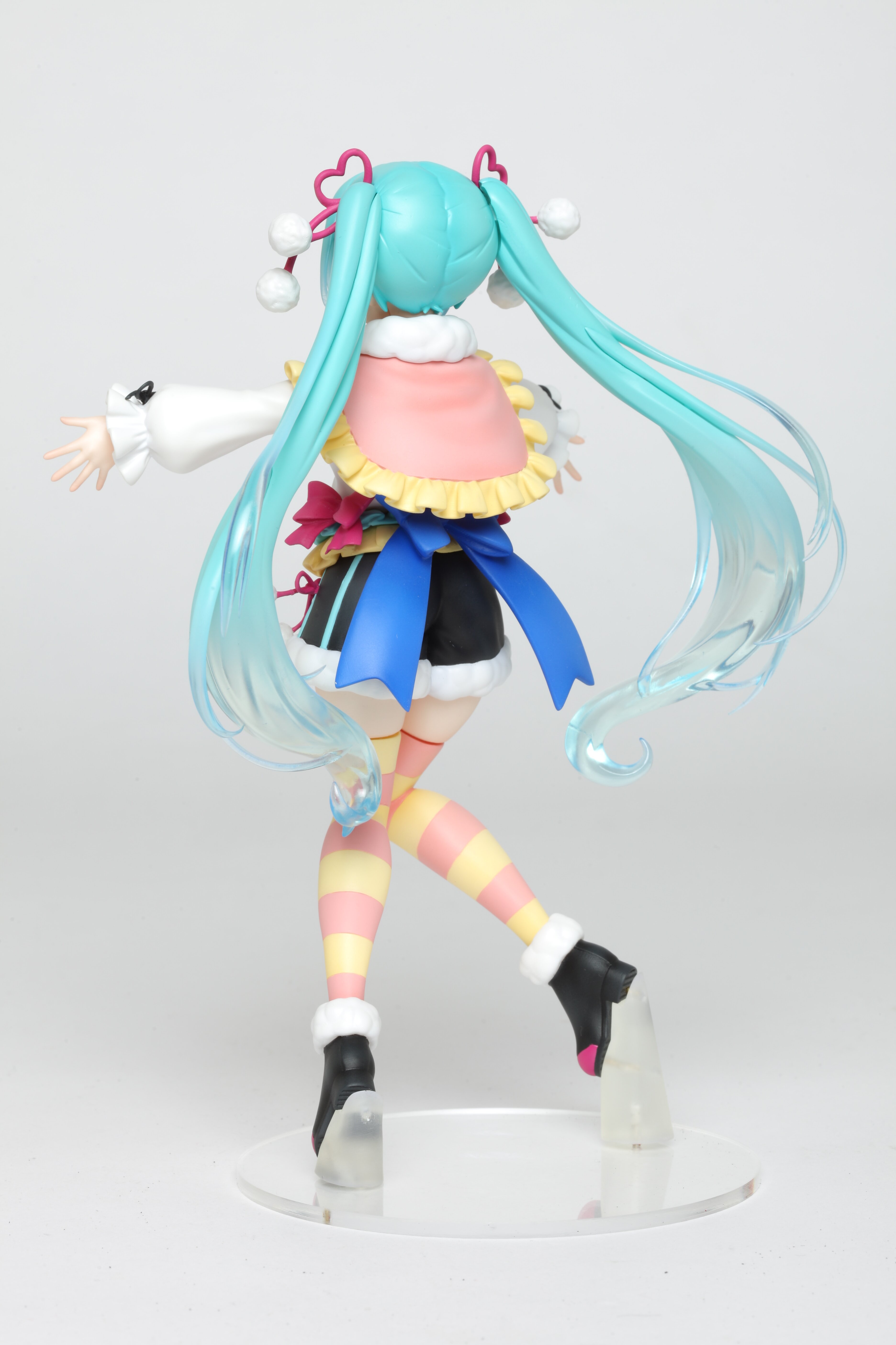 hatsune miku winter figure