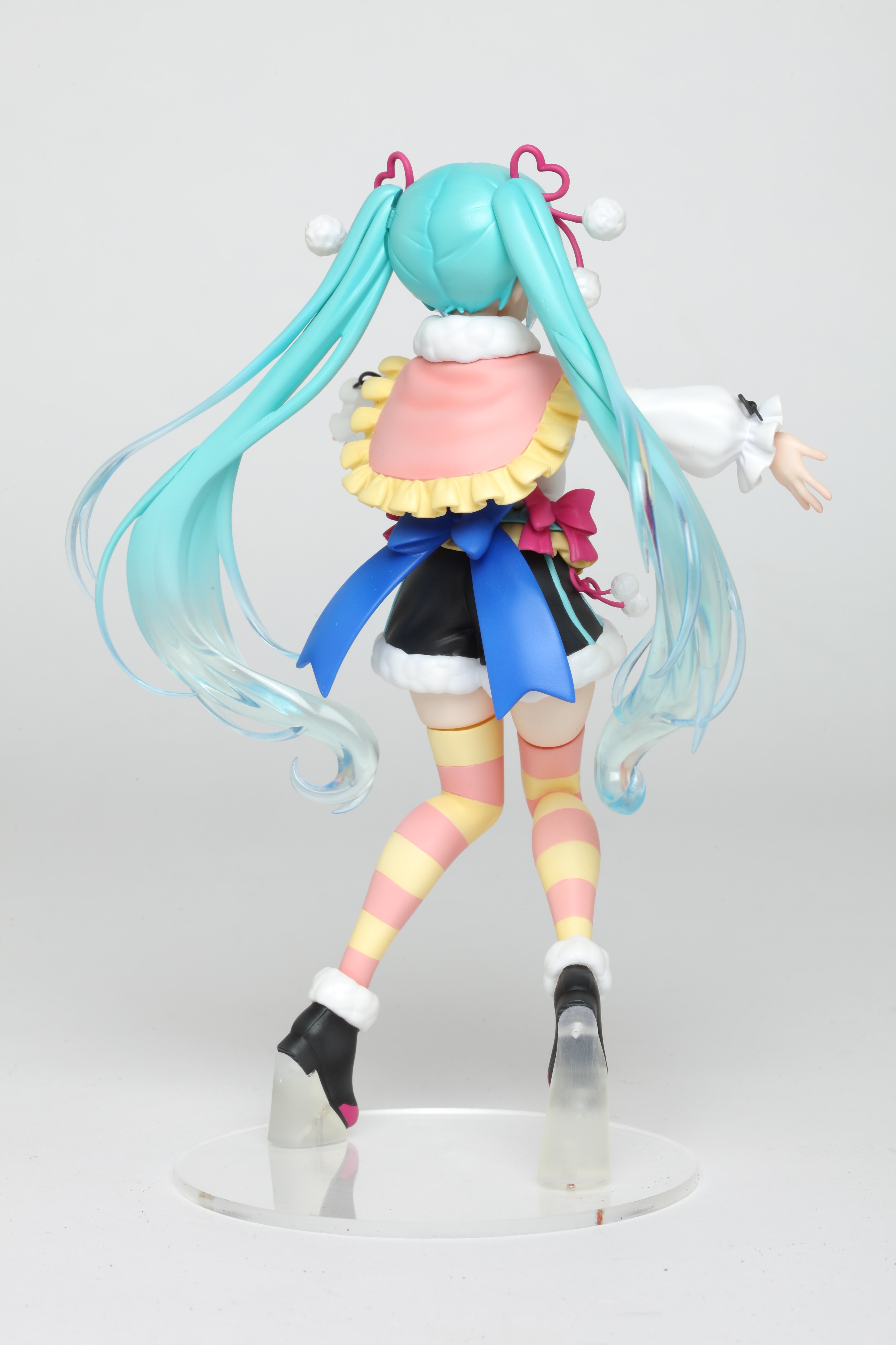 hatsune miku winter figure