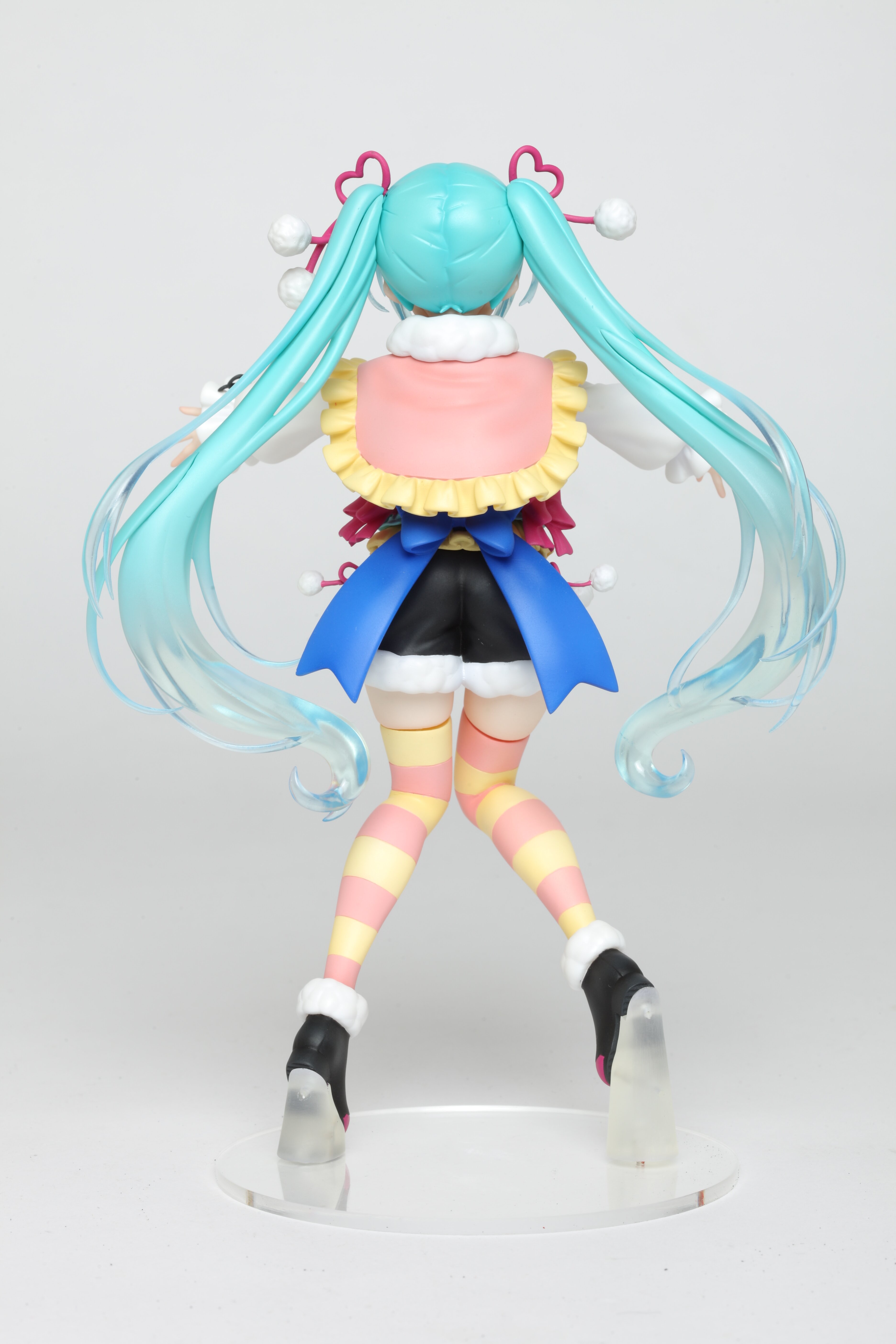 miku winter figure