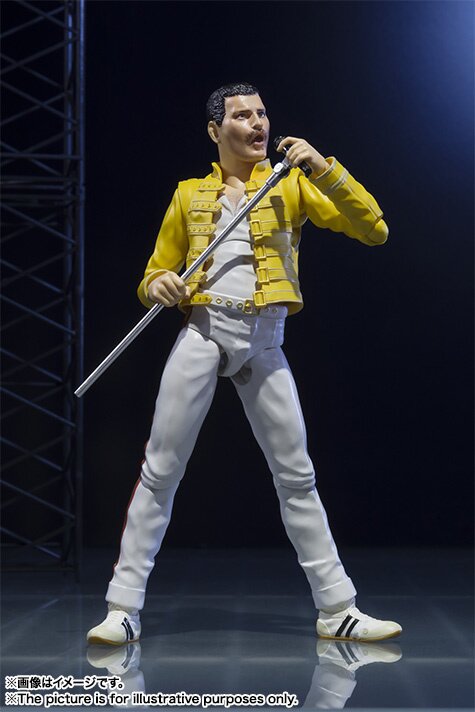 BANDAI - Freddie Mercury フィギュア Amazon.com: TAMASHII NATIONS - Freddie Mercury - Freddie