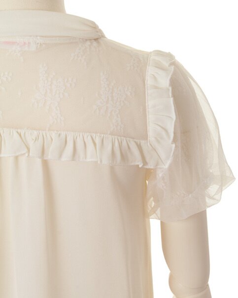 LIZ LISA Bowtie Ribbon Blouse: LIZ LISA - Tokyo Otaku Mode (TOM) LIZ LISA Bowtie Ribbon Blouse: LIZ LISA - Tokyo Otaku Mode (TOM)