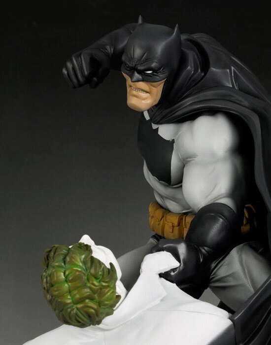 ArtFX Batman Hunt the Dark Knight Figure: KOTOBUKIYA - Tokyo Otaku