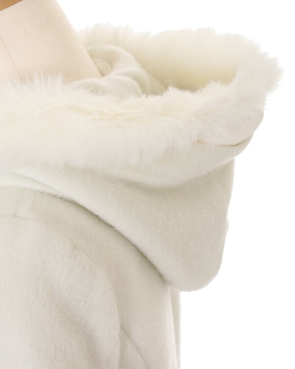 White fur coat – THE TOÉ