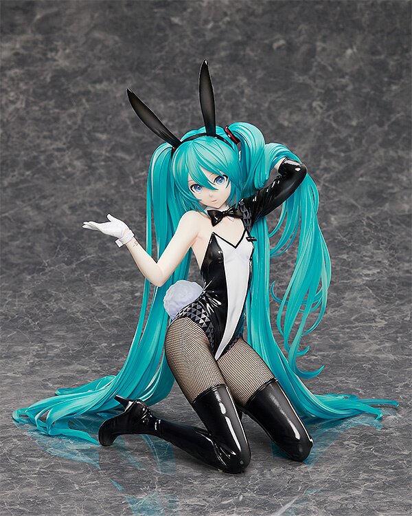 初音ミクバニーVer. Art by 三目YYB 1/4Scale Figure 初音ミク バニーVer. / Art by 三目YYB | GOODSMILE ONLINE SHOP