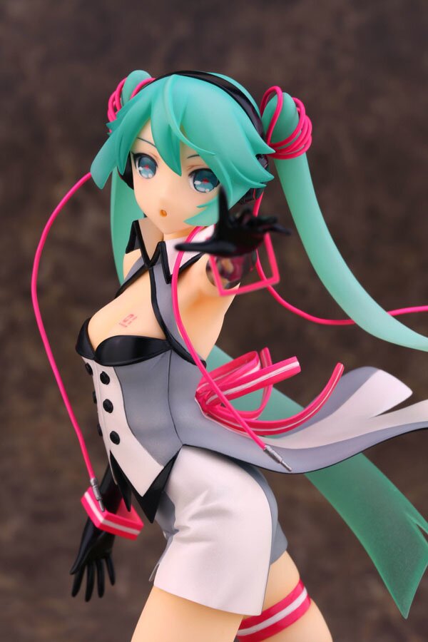 Hatsune Miku Nijigen Dream Fever Ver. 1/7 Scale Figure: Alphamax