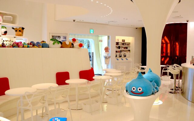 Square Enix's Artnia Cafe-Store, Is It Worth It?