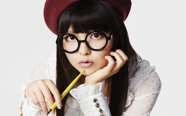 Former Otaku Girl Becomes a Super Idol? AKB48's Next