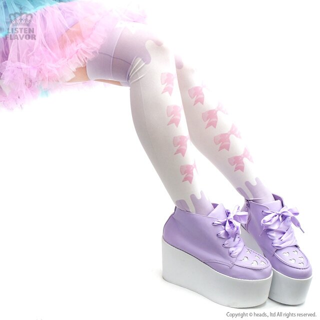 LISTEN FLAVOR Ribbon Playing Card Multicolor Knee-High Socks