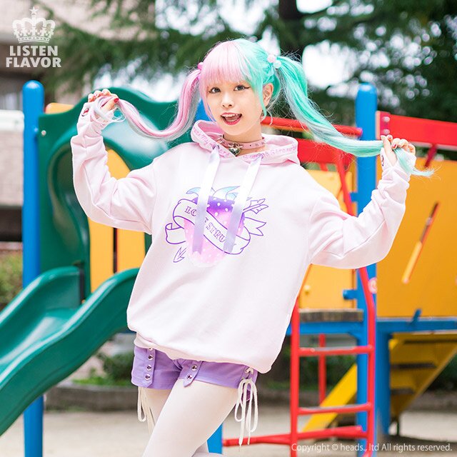 LISTEN FLAVOR Love Struck Strawberry Hoodie: Listen Flavor - Tokyo
