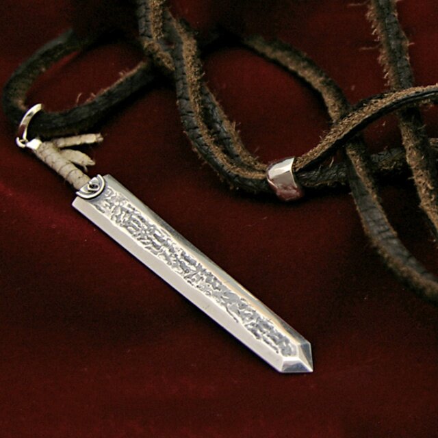 Berserk Dragonslayer Sword Pendant 9% OFF - Tokyo Otaku Mode (TOM)