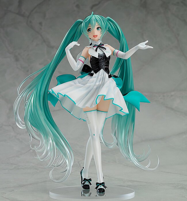 Hatsune Miku: Symphony 2019 Ver. 1/8 Scale Figure: Good Smile Company ...