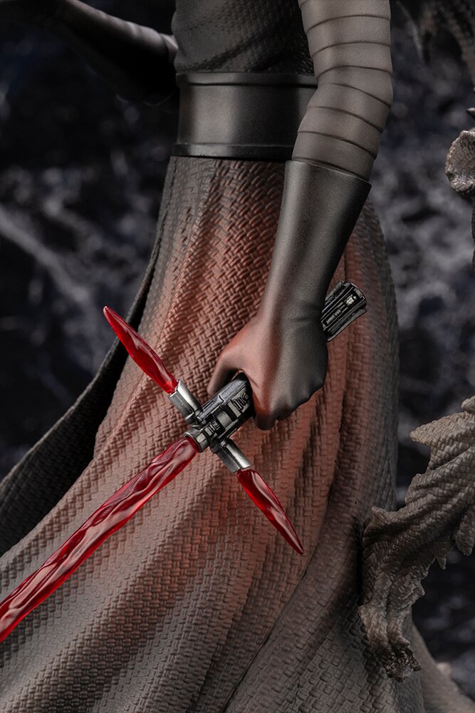 ArtFX Star Wars: The Force Awakens Kylo Ren: Cloaked in