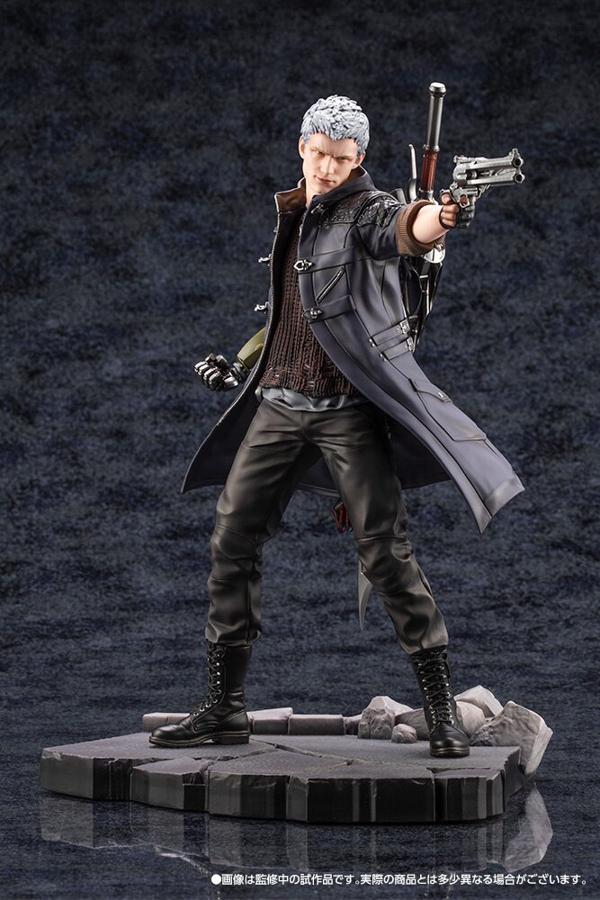 Devil May Cry 4 Play Arts Kai : NERO