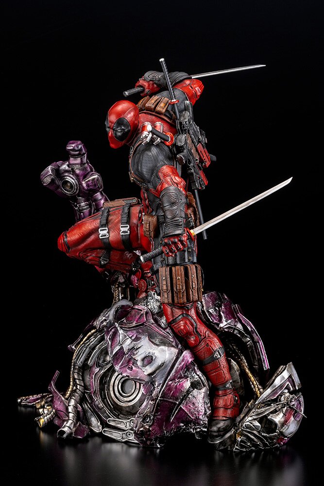 Marvel Universe Deadpool Fine Art Statue Signature Series