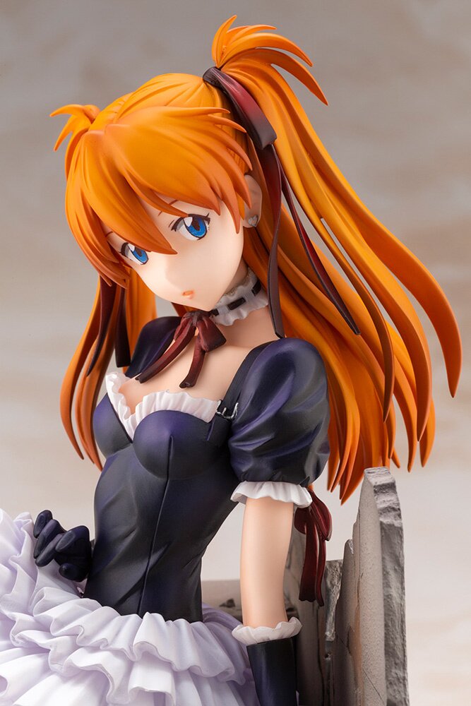 asuka gothic figure