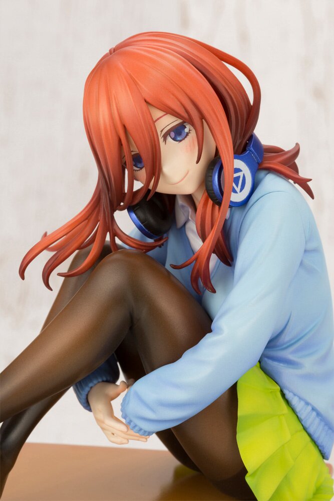 CEYONE Gotoubun No Hanayome-Nakano Miku 1/8 Anime Figure Can