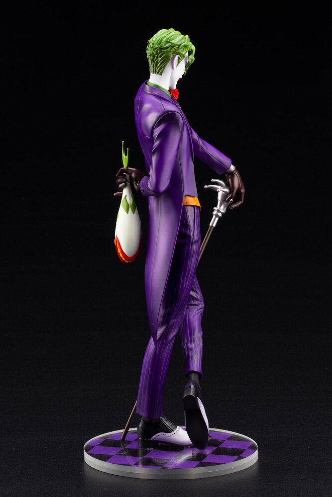 joker ikemen statue