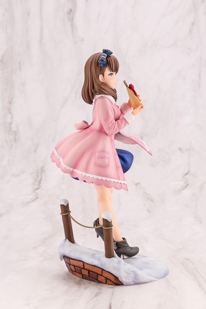 The Idolm@ster Cinderella Girls Mayu Sakuma: Off Stage 1/8 Scale Figure