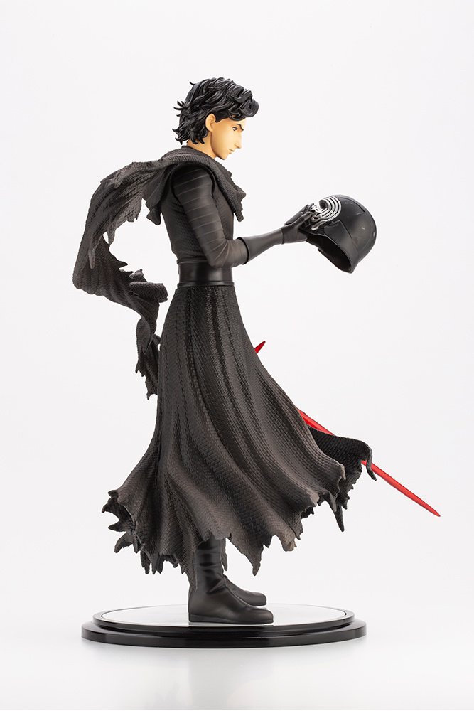 ArtFX Star Wars: The Force Awakens Kylo Ren: Cloaked in Shadows