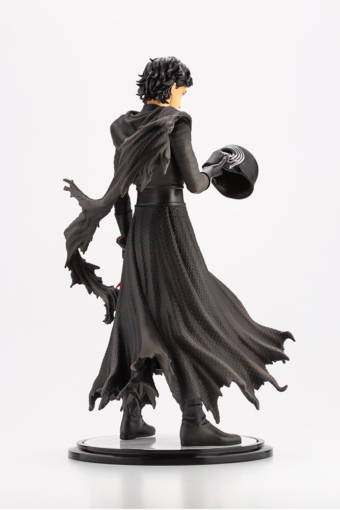ArtFX Star Wars: The Force Awakens Kylo Ren: Cloaked in