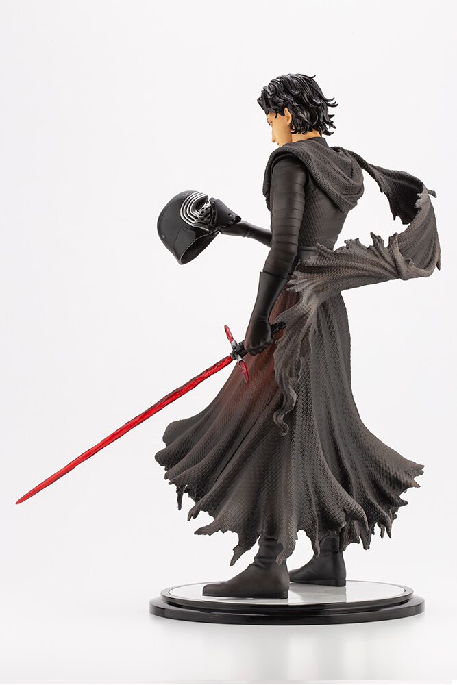 ArtFX Star Wars: The Force Awakens Kylo Ren: Cloaked in Shadows