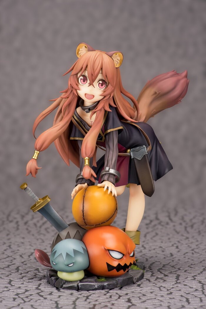 crunchyroll raphtalia figure