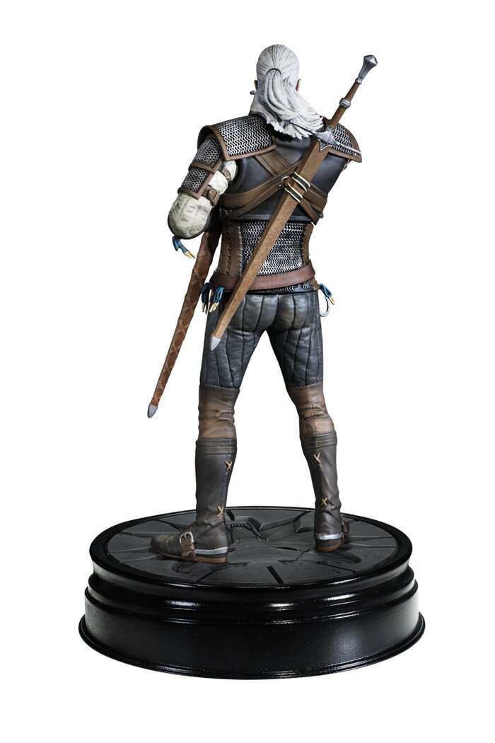 the witcher 3 wild hunt geralt in bath statuette