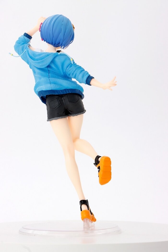 rem summer beach figure