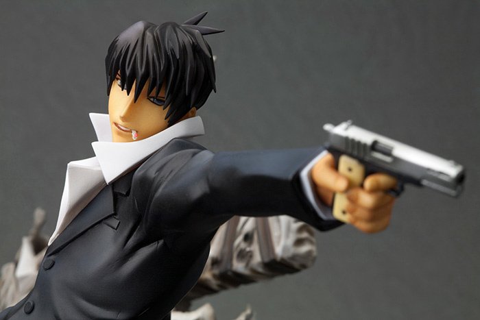 ARTFXJ Trigun: Badlands Rumble Nicholas D. Wolfwood Statue