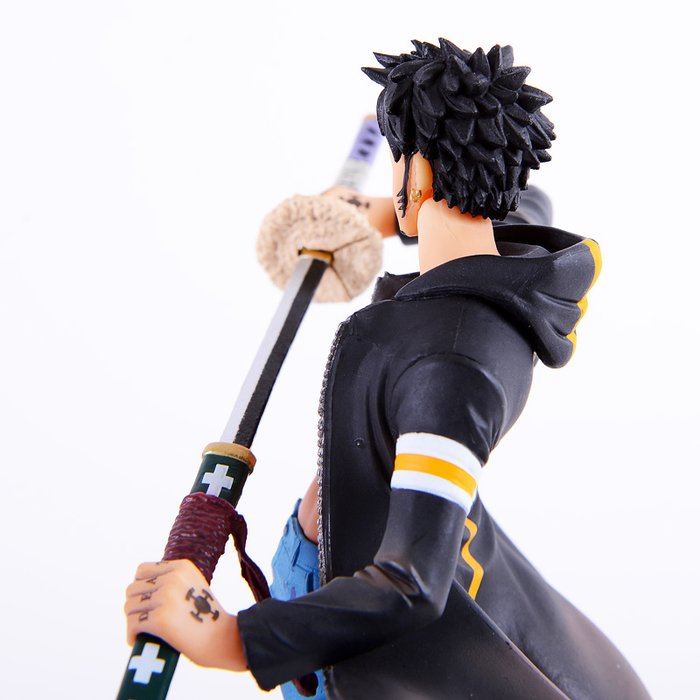 Figurine Figuarts Trafalgar Law One Piece - Arc Dress Rosa - PVC - Neuve Sous Blister