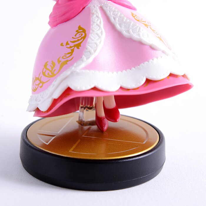 peach amiibo gamestop