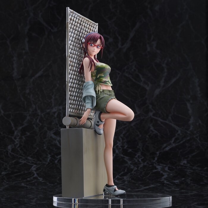 mari makinami figure